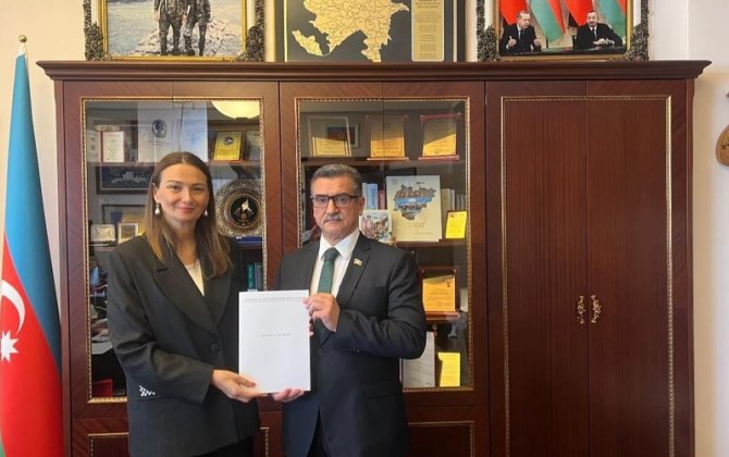 Qənirə Paşayevaxa0Novruz Aslanıxa060 illik yubileyi münasibəti ilə təbrik edib - FOTO