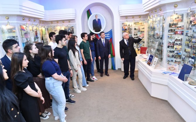 BDU-nun Hüquq fakültəsinin müəllim-tələbə heyəti Ədliyyə Nazirliyinin Heydər Əliyev Muzeyində - FOTO