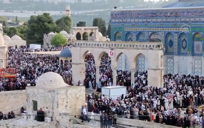 Əl-Əqsa məscidində bayram namazı qılınıb - VİDEO