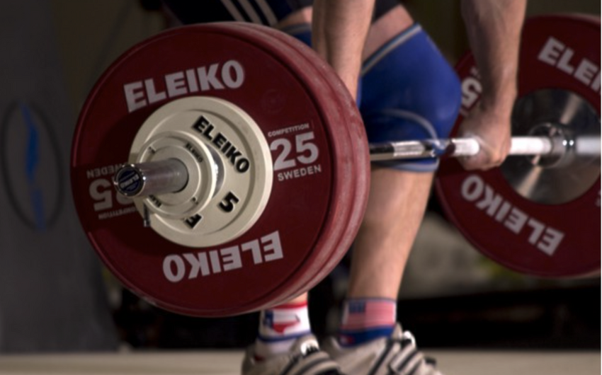 Ağırlıqqaldıranların mükafatlandırma mərasiminə bayraqla çıxmasına icazə verilməyəcək