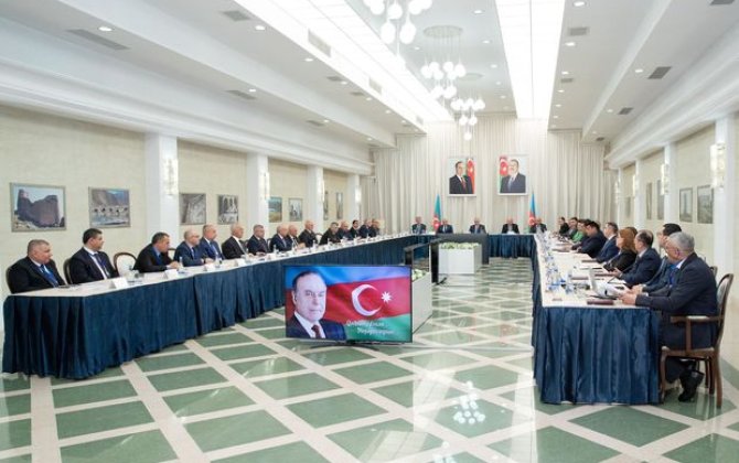 DTX-nin Mədəniyyət Mərkəzində Heydər Əliyevin anadan olmasının 100-cü ildönümünə həsr olunmuş konfrans - FOTO