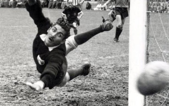 Beş dünya çempionatında çıxış edən futbolçu öldü