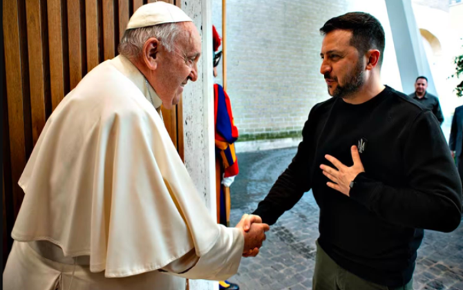 Zelenski Vatikanda Roma Papası ilə görüşüb