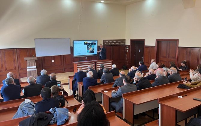 BDU-da kainatın əmələ gəlməsinin elmi əsasları müzakirə olunub - FOTO
