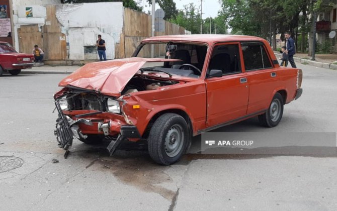 Gəncədə iki minik maşını toqquşub -xa0FOTO