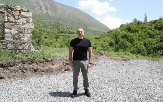 Президент Ильхам Алиев совершил поездку в Кельбаджарский район - ФОТО