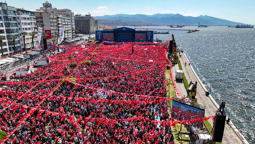 Тысячи сторонников Эрдогана и Кылычдароглу собрались на митинги в Анкаре