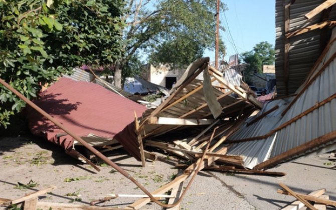 В Гейчае устраняются последствия урагана - ФОТО