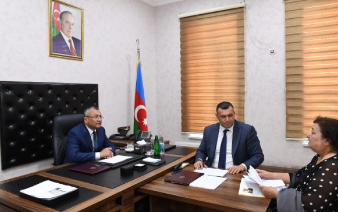 Rövşən Rzayev vətəndaşları qəbul etdi - FOTOLAR