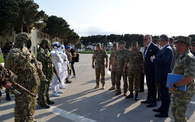 Macarıstanın müdafiə naziri 