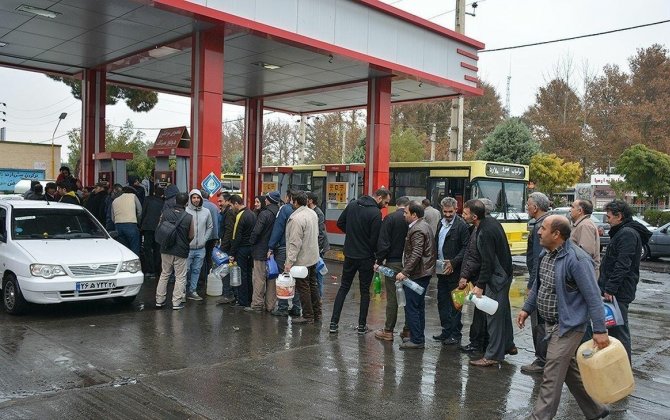 Ucuz benzin, yoxsa kül altında qığılcım - İranın molla rejiminin sancısı