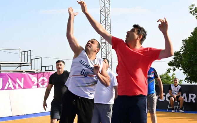 Gənclər və idman naziri Şuşada basketbol oynadı