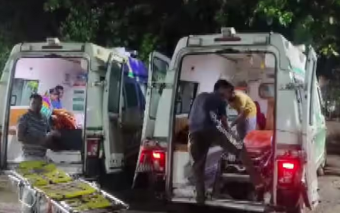 Hindistanda avtobusların toqquşması nəticəsində azı 12 nəfər ölüb
