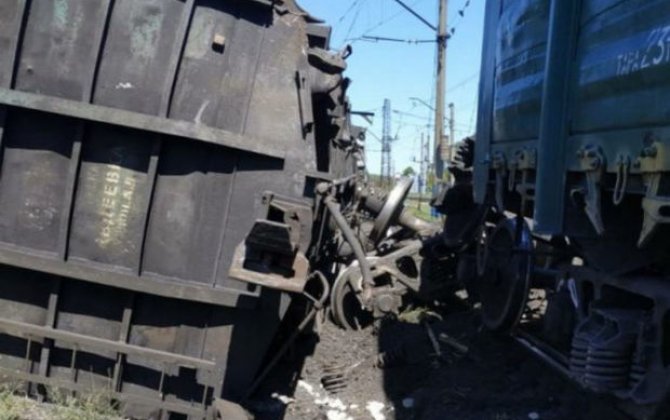 Moskvada yük qatarı relsdən çıxıb - VİDEO