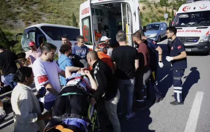 Türkiyədə iki avtobus qəzasında 5 nəfər ölüb, 56 nəfər yaralanıb