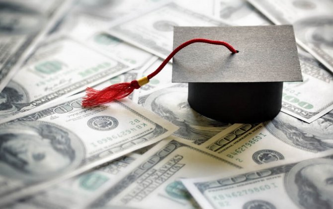 Ağ Ev 39 milyard dollarlıq tələbə kreditini ləğv edib