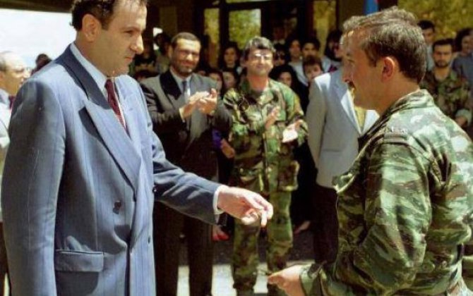 Bakıda həbsdə yatmış erməni general separatçı rejimə Bakı ilə dialoq təklif etdi...