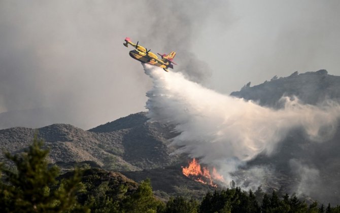 Yunanıstanda meşə yanğınını söndürən təyyarə qəzaya uğrayıb, pilot ölüb