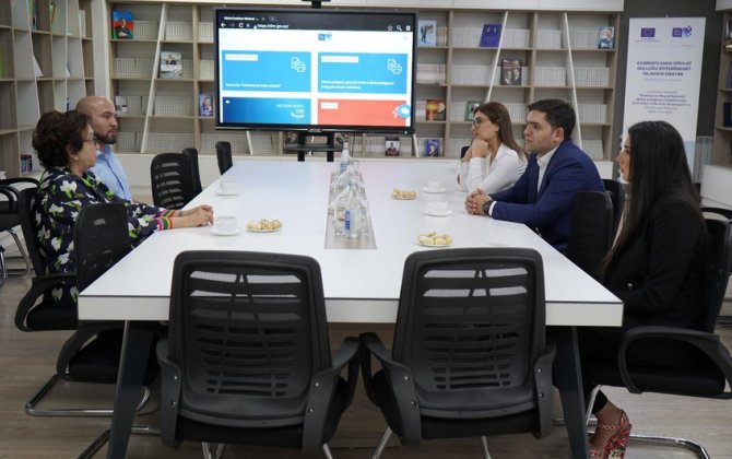 Məleykə Abbaszadə 3-cü “Yüksəliş” müsabiqəsinin eksperti və bir qrup finalçısı ilə görüşüb