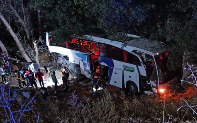 Türkiyədə sərnişin avtobusu aşdı, 12 nəfər həlak oldu