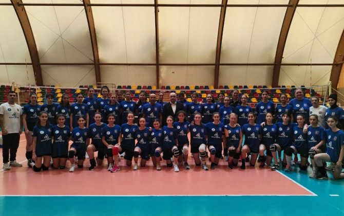 Federasiya prezidenti fərqlənən voleybolçularla görüşüb - FOTO