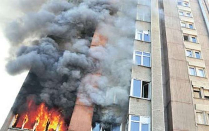 Xətai rayonunda yaşayış binasında yanğın olub