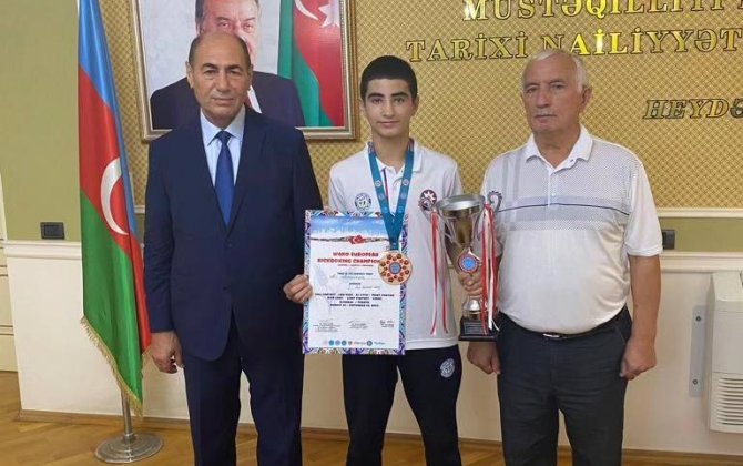 Vidadi İsayev kikboksinq üzrə Avropa çempionatının 14 yaşlı qalibi ilə görüşdü - FOTOLAR