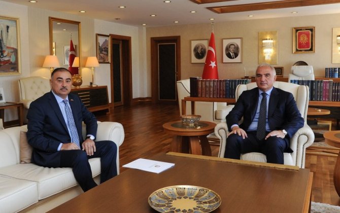 Türkiyəli nazir Azərbaycan səfiri ilə turizm əlaqələrini müzakirə edib