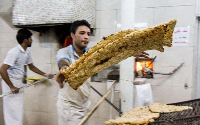 İranda rejim əleyhinə etirazlar fonunda ölkə iqtisadiyyatı çökür