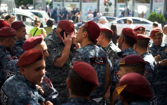 Ermənistan paytaxtında itaətsizlik aksiyaları başlayıb, küçələr bağlanıb - VİDEO