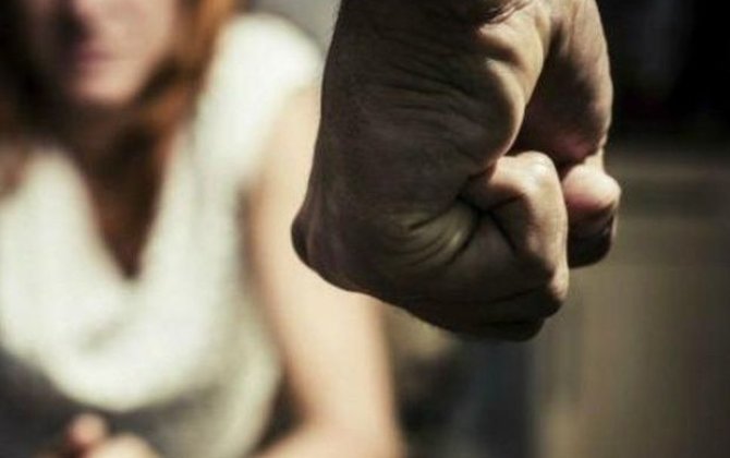 Yuxudan etdiyinə görə arvadını döyən kişi məhkəməlik oldu