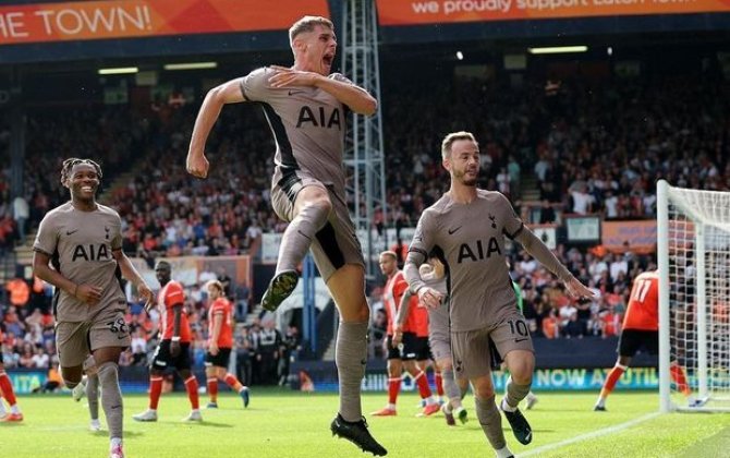 “Tottenhem” 10 nəfərlə qalib gəlib “Mançester Siti”ni “taxtdan saldı” - VİDEO