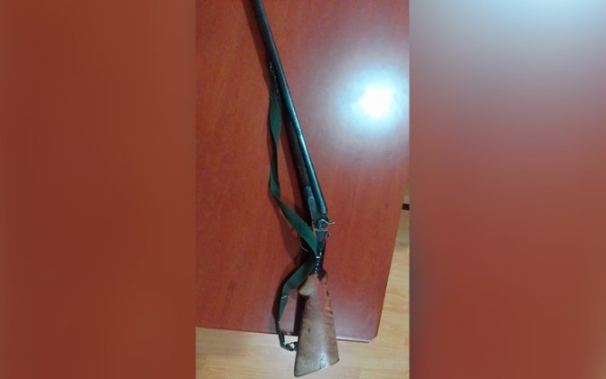 Qobustan sakinindən qanunsuz saxladığı odlu silah götürülüb