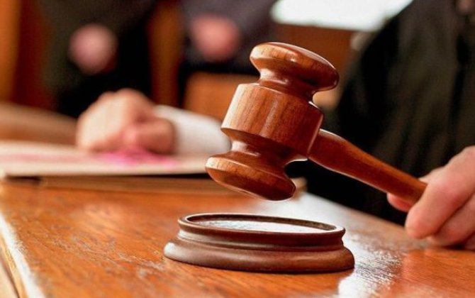 Ata-oğul namus üstündə həmkəndlisinin əyninə zorla qadın alt paltarları geyindirib - CƏZA