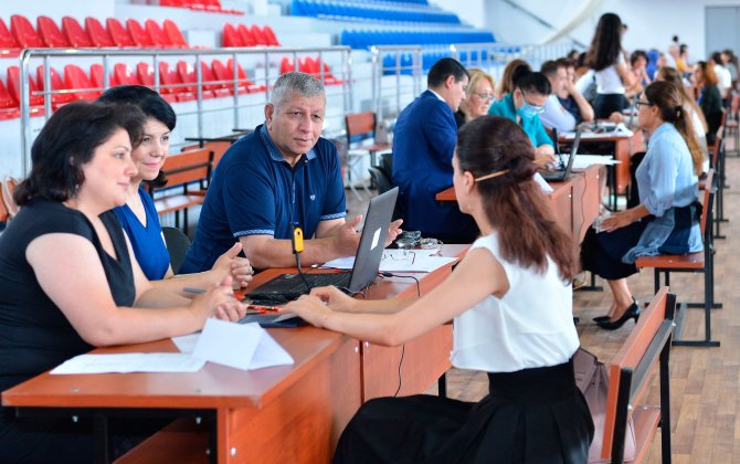 Minlərlə müəllim gözləmədə-Sertifikasiyanın müsahibə cavabları nə zaman çıxacaq?