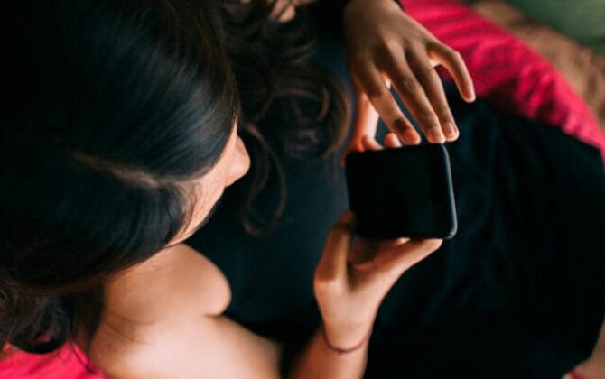 Axundu intim görüntülərlə şantaj edən qadın yenidən hakim qarşısına çıxır