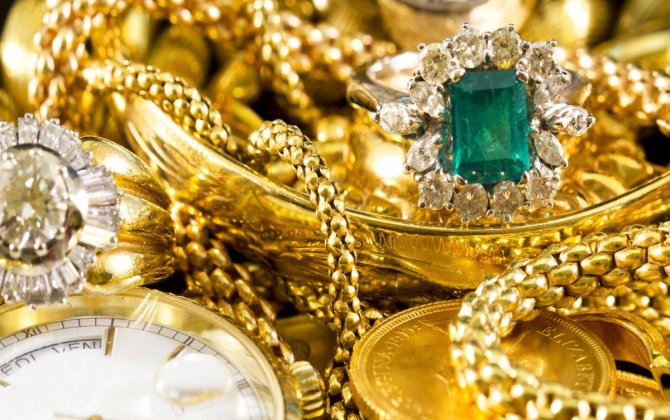 Dəyəri 15 min manatdan artıq olan zinət əşyalarının alqı-satqısı nağdsız qaydada olacaq