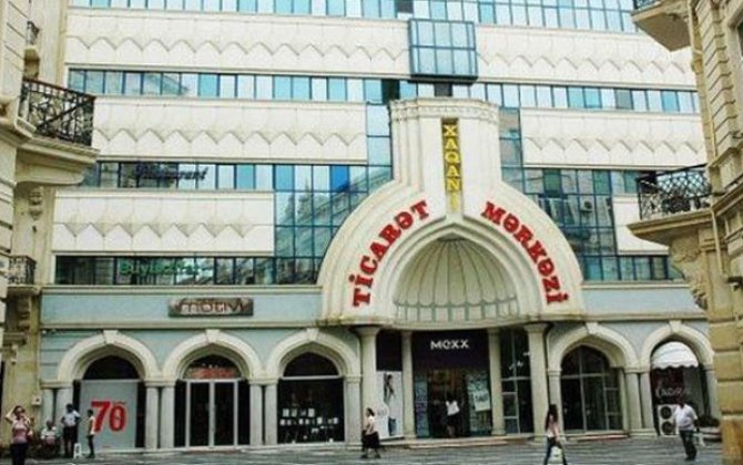 Ticarət mərkəzindən brend saat oğurlayan şəxs sərbəst buraxıldı