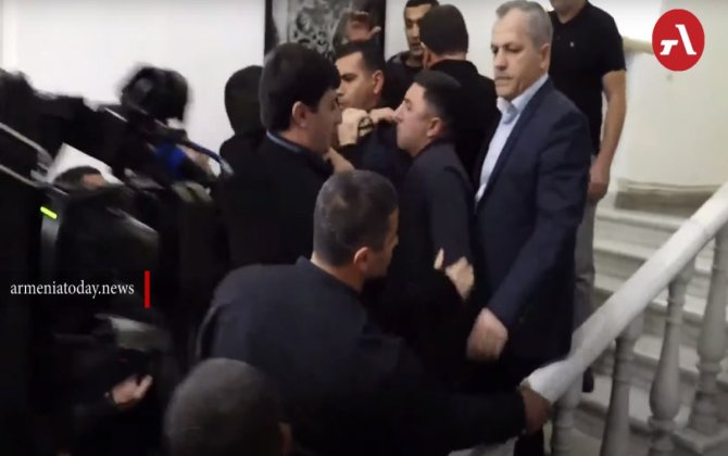 İrəvanda Qarabağ separatçılarının “nümayəndəliyi”nə basqın edilib