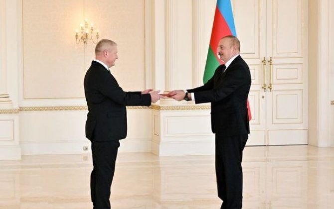 İlham Əliyev Latviyanın yeni səfirinin etimadnaməsini qəbul edib - YENİLƏNİB + FOTO