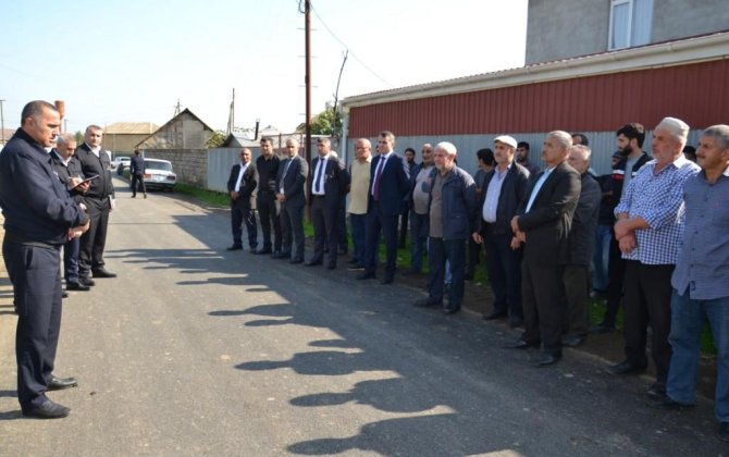 Xəlfələr kənd sakinlərinin müraciətləri “Açıq mikrofon”da...