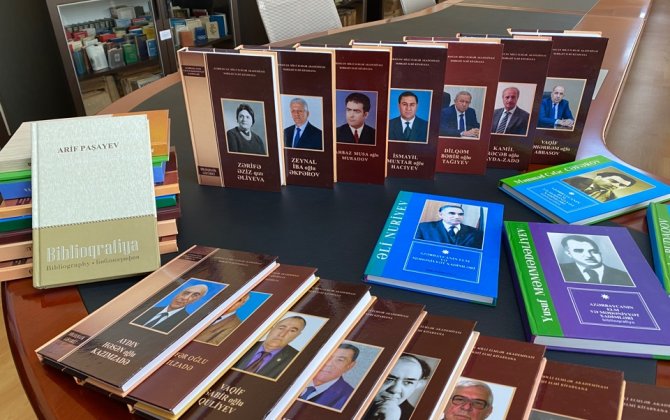 AMEA-nın Mərkəzi Elmi Kitabxanası BDU-ya 49 adda biblioqrafik göstərici hədiyyə edib - FOTO