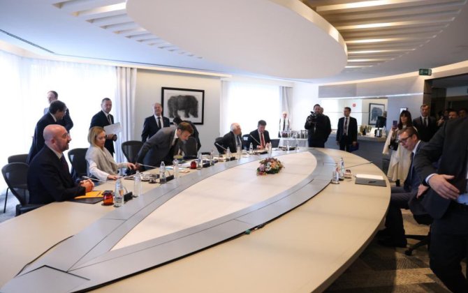 Aİ rəsmiləri Kosova və Serbiya liderləri ilə görüşüb