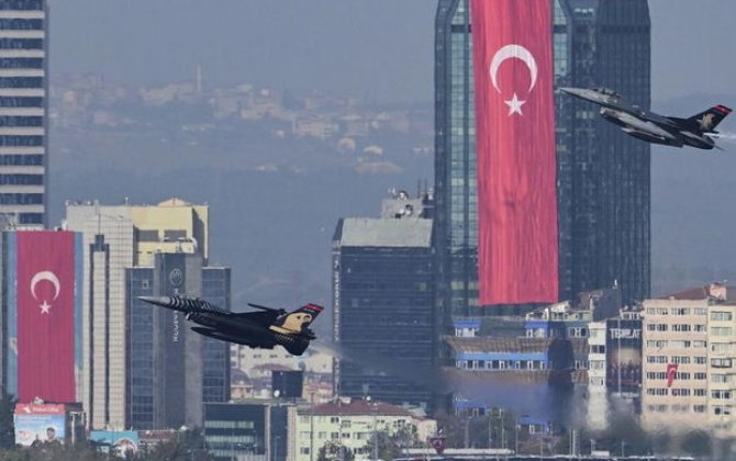 Türkiyədə qırıcıların şousuna hazırlıqdan möhtəşəm görüntülər - FOTO