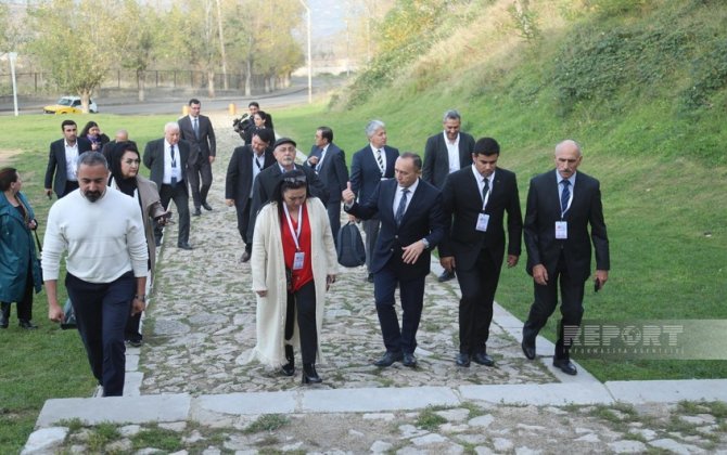 TÜRKSOY-un teatr rəhbərləri Şuşanı gəziblər