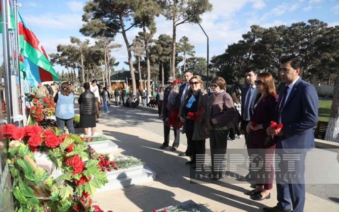 Azərbaycanın Rus İcması Zəfər Günü ilə bağlı İkinci Şəhidlər xiyabanını ziyarət edib