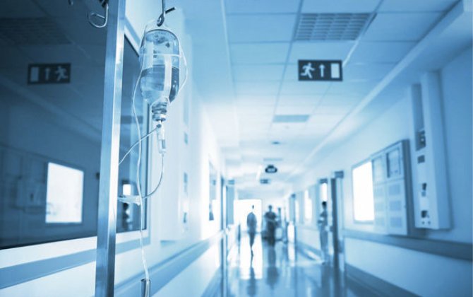 Gəncədə hündürlükdən yıxılan şəxs xəstəxanada ölüb