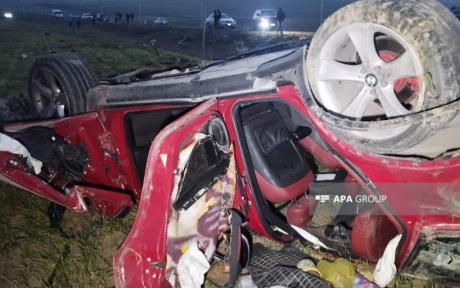 В Шамахы перевернулся автомобиль марки BMW, погибли три члена одной семьи - ФОТО
