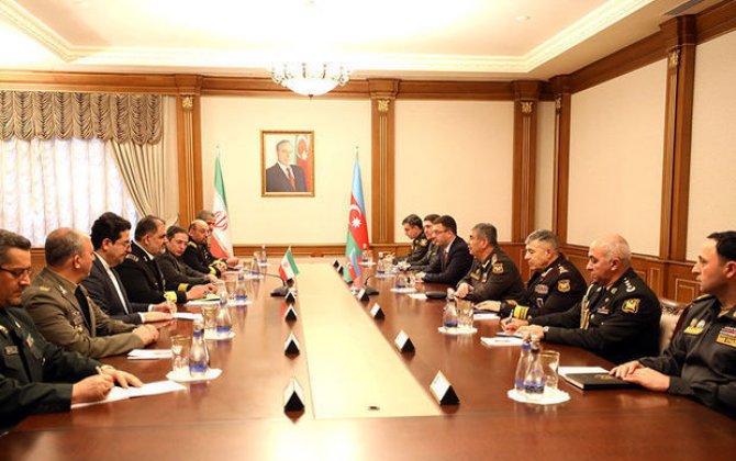 Министр обороны Азербайджана принял командующего ВМС Ирана