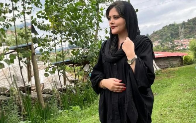 Семья Махсы Амини задержана в тегеранском Международном аэропорту - ФОТО